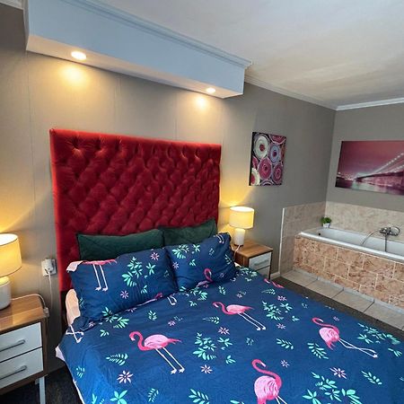 Garsoniera Riviera Apartment บาเคา ภายนอก รูปภาพ
